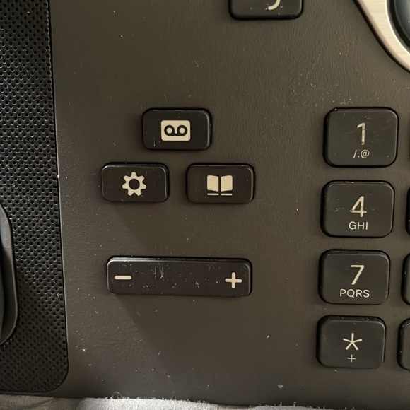 Cisco CP-8865 IP Phone- LIke new-still has plasti on screen - Picture 8 of 12